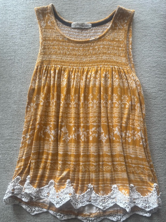 Rewind Tops - Rewind Mustard Boho Floral Smocked Tank | Lace Hem Babydoll Top | Size Small